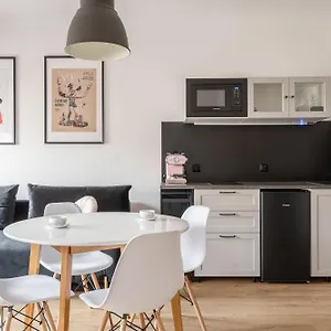  Apartament Rentplanet - Cybulskiego Ii